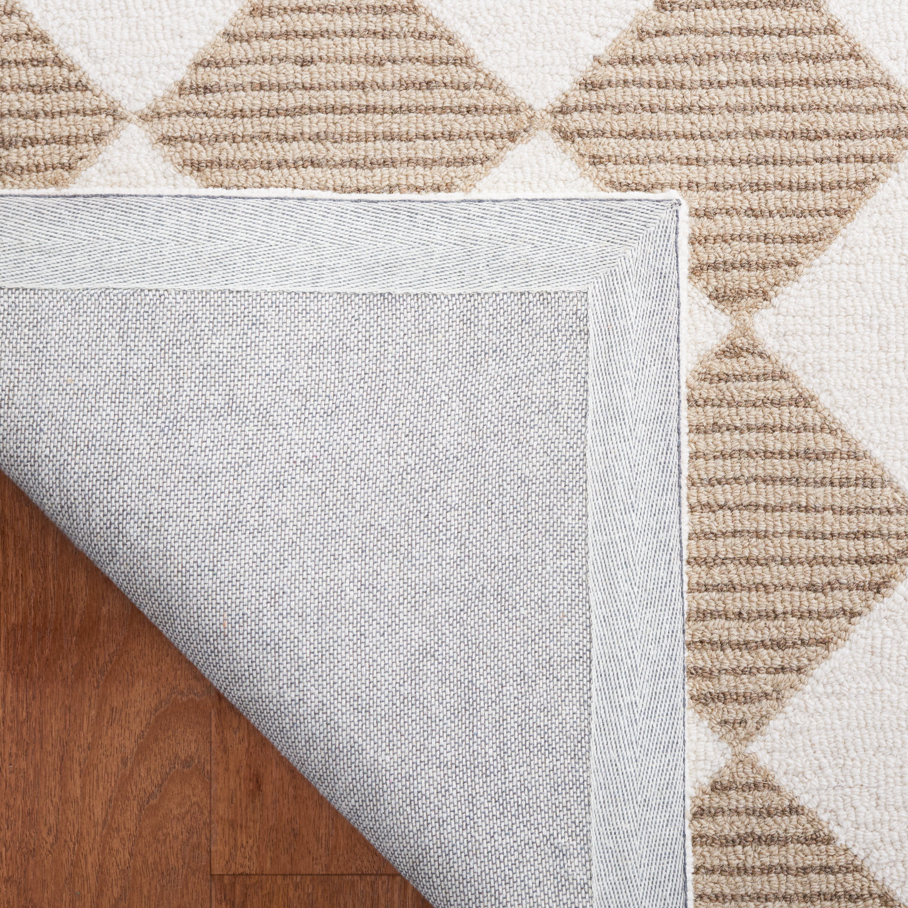 SAFAVIEH Martha Stewart Micro Loop Area Rug, Natural/Beige, 4' x 6'