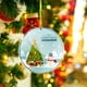 thumbnail image 2 of Decoraciones Del Árbol de Navidad Ornamento Colgante de Feliz Navidad con Papá Noel, Colgante Decorativo de Acrílico de 2024 para el Árbol Invierno Regalo de Año Nuevo en la Caja de Regalos, 2 of 6