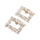 thumbnail image 1 of Accesorios de zapatos únicos 2 piezas, decoraciones de zapatos de estilo clip cuadrado desmontable de perlas de moda, tono dorado, 1 of 6
