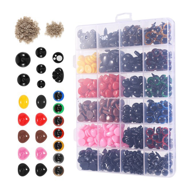 1040 piezas de ojos y narices de seguridad, estuche transparente de 24 compartimentos con ojos y narices de plástico multicolor para crochet y muñecas; vista frontal en 3/4 mostrando tamaños redondos y en forma de lágrima, arandelas de fijación beige, tonos negro, rojo, amarillo, rosa, marrón y verde, superficie brillante y lisa, ideal para amigurumi, fieltro y juguetes de peluche; también adecuado para proyectos DIY y decoración de muñecos.