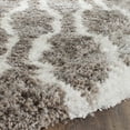 thumbnail image 4 of SAFAVIEH Barcelona Melinda Geometric Shag Area Rug, Silver/Ivory, 5' x 5' Round, 4 of 6