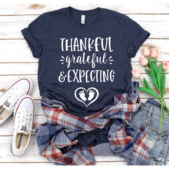 Thanksgiving Pregnancy Announcement Shirt, Thankful Grateful And Expecting Shirt, Mom To Be, Fall Thanksgiving Baby Reveal Maternity Tshirt