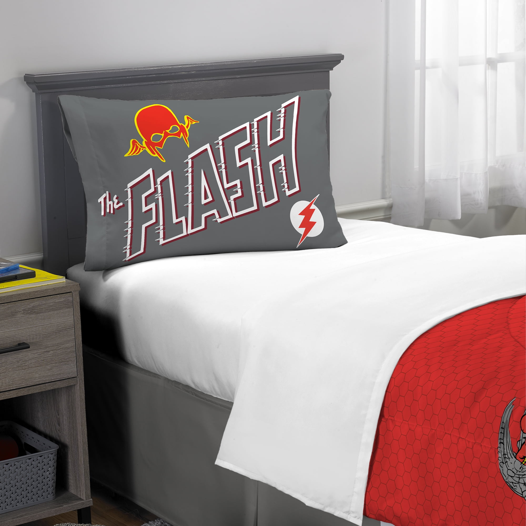 Flash Kids Comforter and Pillowcase 2 Piece Set Twin Full Reversible