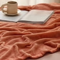 thumbnail image 4 of Manta de Franela Bedsure GentleSoft Twin XL Naranja Quemado 168x229 cm, 4 of 7
