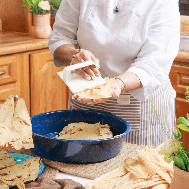 Cinsa Tamale Making Party Set 34 Qt Steamer with Lid and Trivet, 5 Qt Dutch  Oven with Lid, 5.5 Qt Multiuse Dish Pan, and 1 piece Tamale masa Spreader