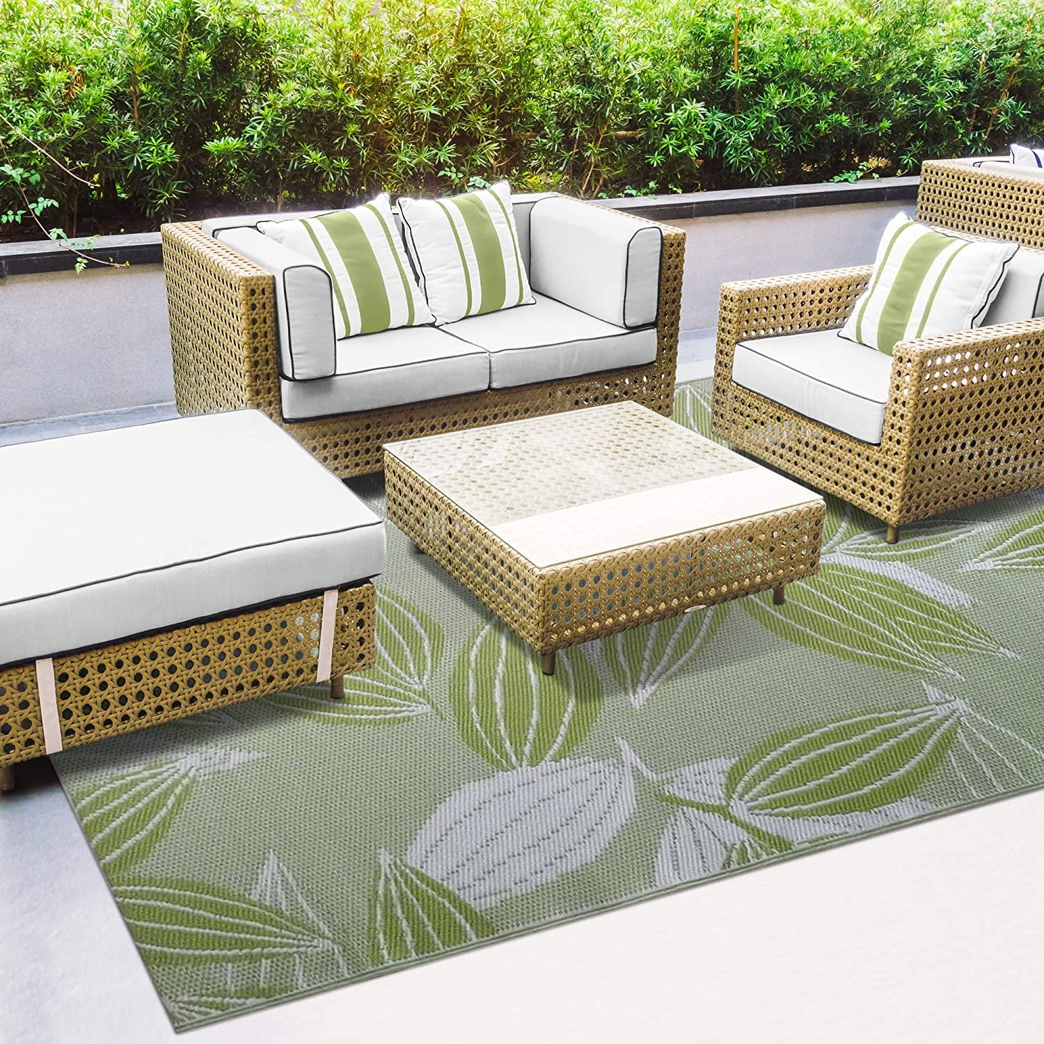 Outdoor Rug Mat Leaves Green and White 8'X10' Reversible Picnic and