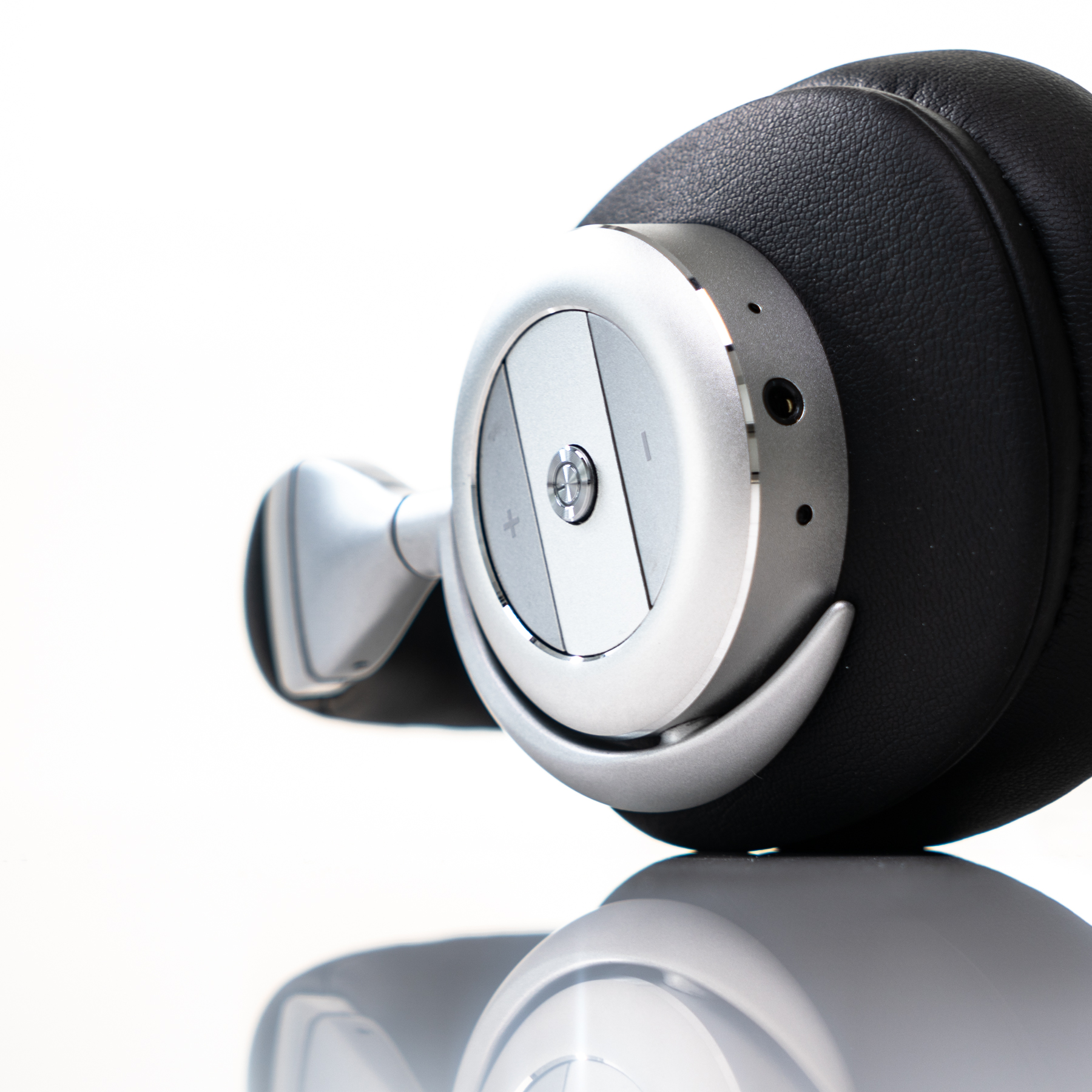 Decibel Electronics Bluetooth Noise Cancelling Over-Ear Headphones, Black, Decibel H78 - image 5 of 9