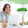 thumbnail image 3 of Lámpara de escritorio Brightever Bankers con 2 puertos USB, cristal verde, 3 of 7