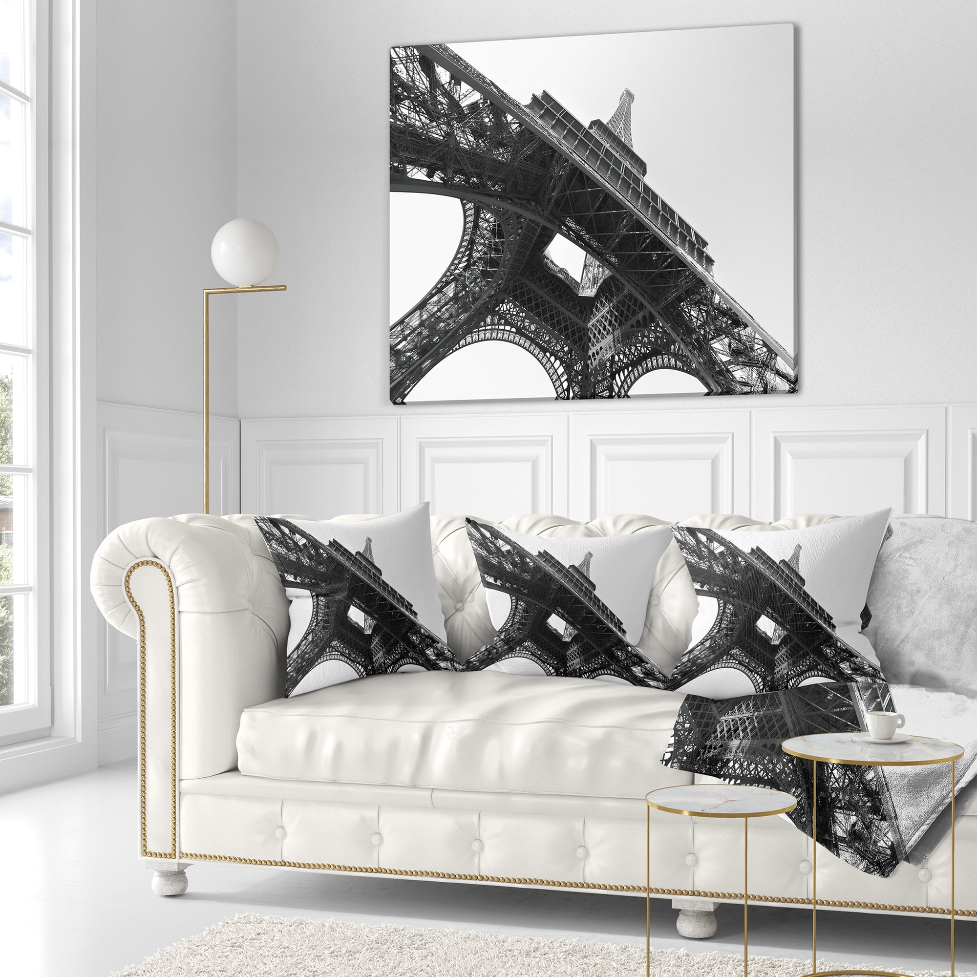 Designart Paris Eiffel Towerinto the Sky - Skyline Photography Throw Pillow - 16x16