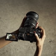 Sony Cinema Line FX2 Full-frame Cinema Camera featuring Dual Base ISO (800/4000), Over 15 stops of Dynamic Range, Compact Design, Still Image Capture and Engineered for Filmmakers