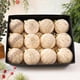 thumbnail image 4 of Adornos navideños de diamantes brillantes de 8 cm | Juego de 12 bolas decorativas envueltas en terciopelo | Adornos colgantes para árbol navideño en rojo, verde y beige, 4 of 5