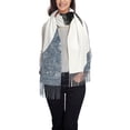 thumbnail image 4 of Foulard à Franges pour Femmes, Châle Long Baies Rouges d'Hiver, Léger et Chaud, 4 of 6