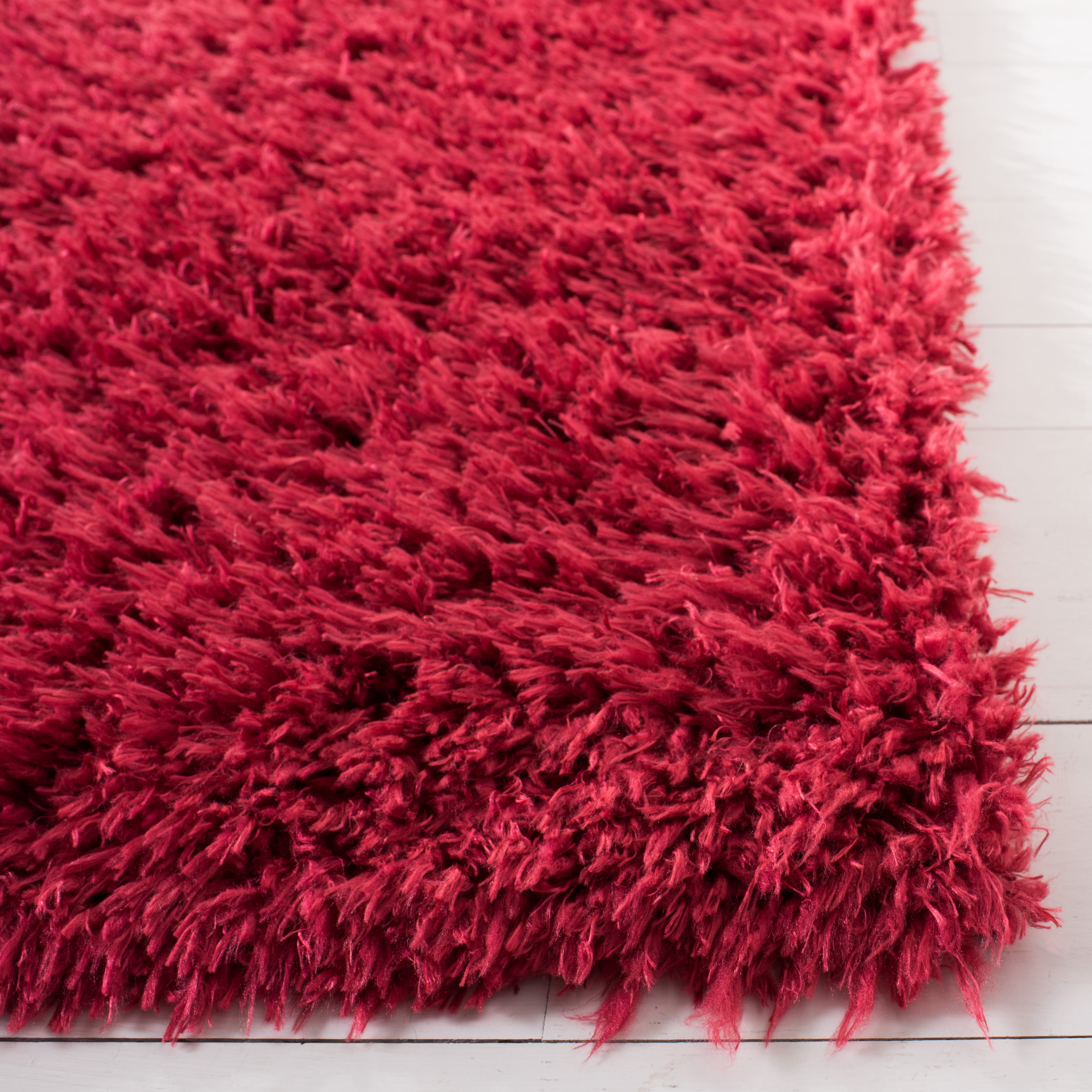 SAFAVIEH Madrid Miah Solid Polyester Shag Area Rug, Red, 3' x 3' Square