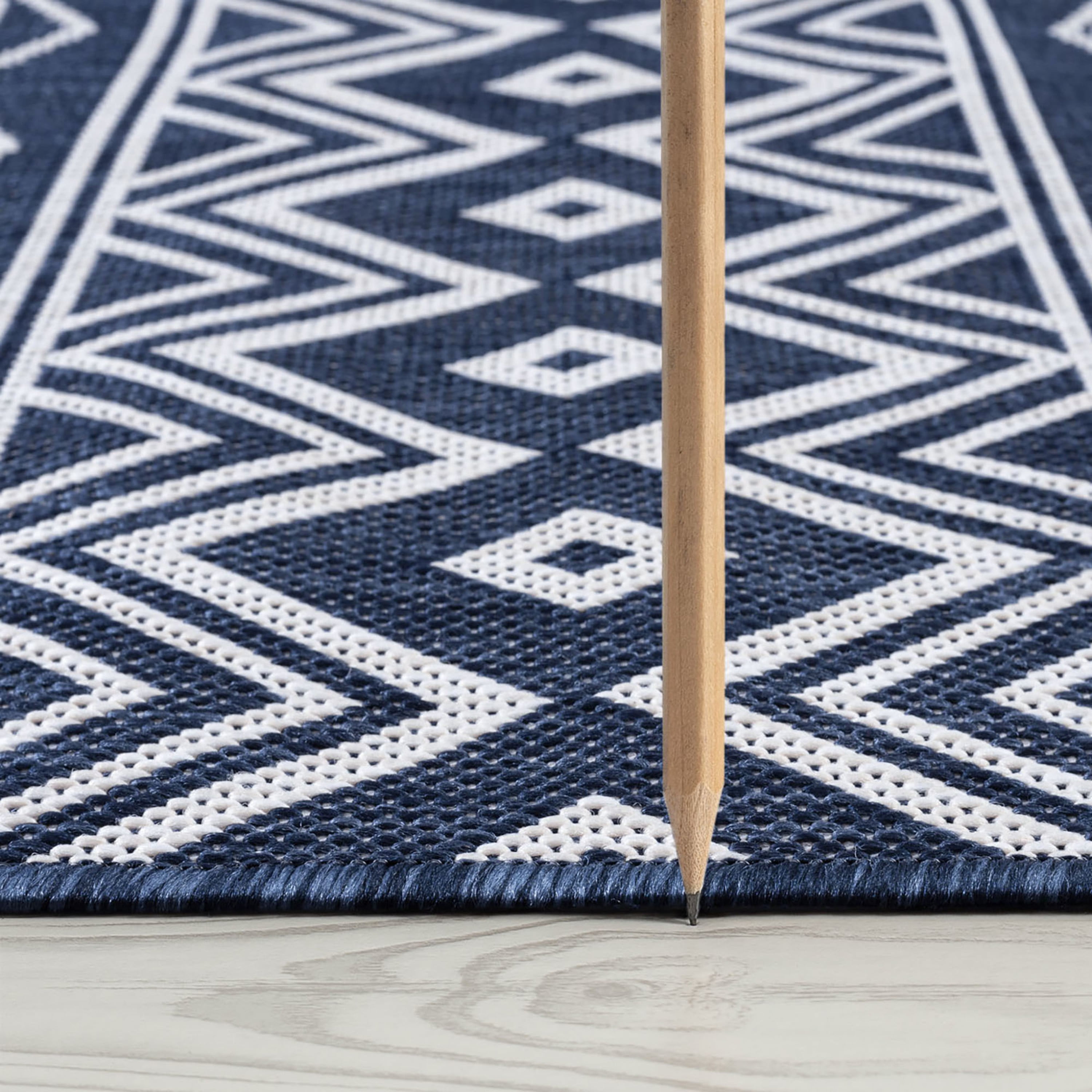 6ft Round Water Resistant, Indoor Outdoor Rugs for Patios, Front Door Entry, Entryway, Deck, Porch, Balcony | Outside Area Rug for Patio | Navy, Moroccan | Size: 5'3'' Round