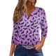 thumbnail image 1 of Camiseta de mujer con estampado de Halloween, botones, manga 3/4, estilo diario, fin de semana, moda básica, escote en V, top regular, 1 of 5