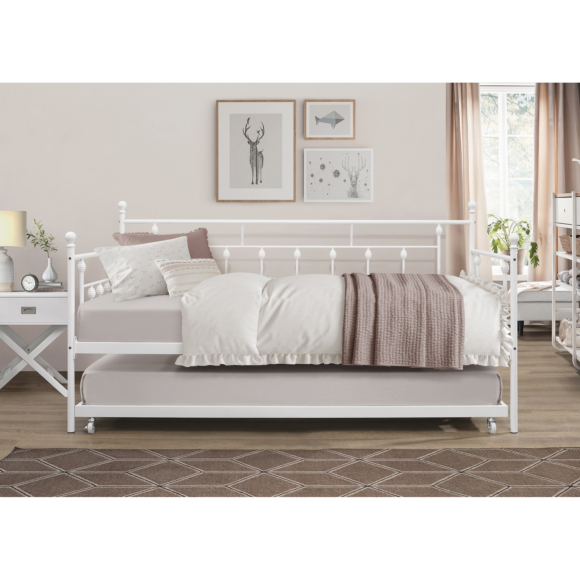 Home Design Aine Twin Metal Daybed with Pull-Out Trundle, Victorian-Style Frame, Rounded Finials, Durable Support, Stylish and Functional for Bedroom or Guest Room, Black
