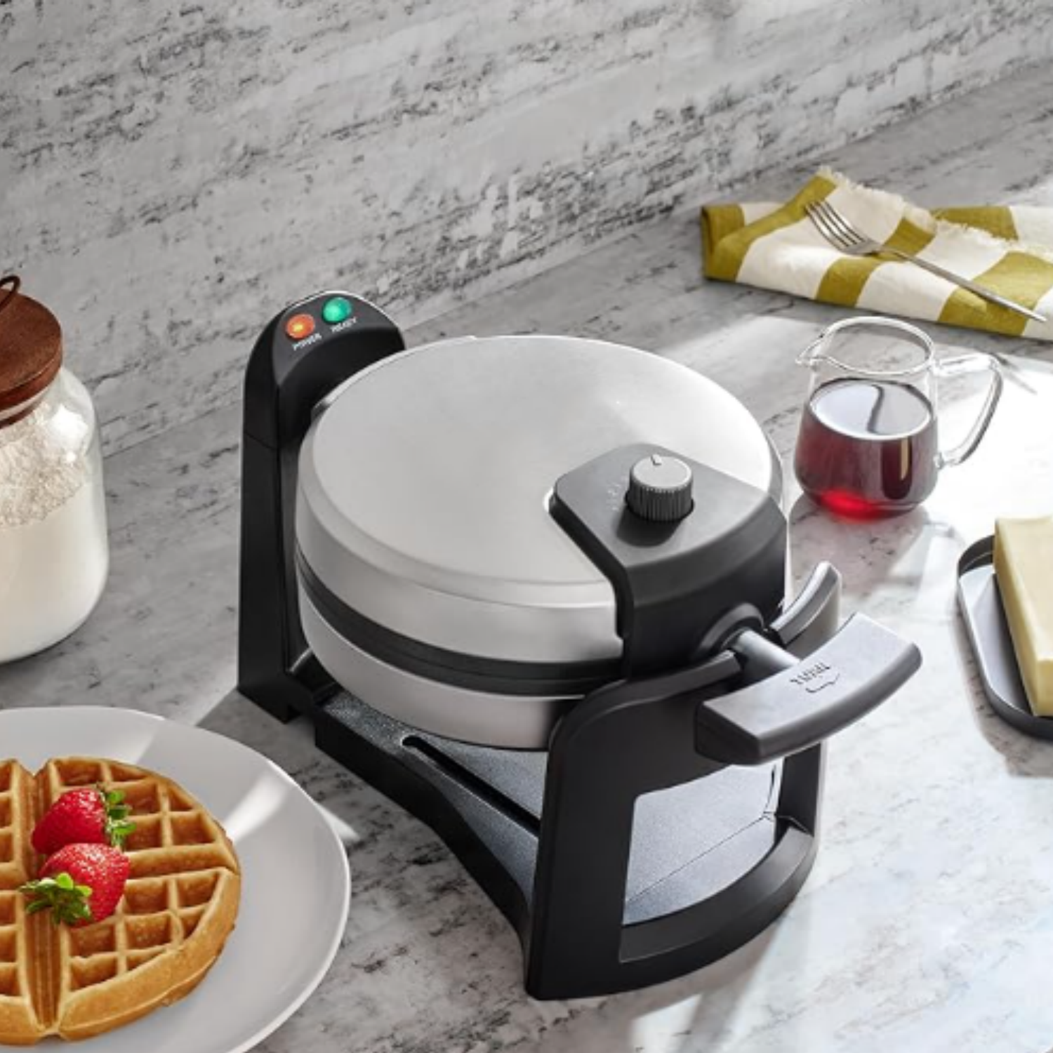 Round Flip Belgian Waffle Maker, Black/Silver, 1 inch thick