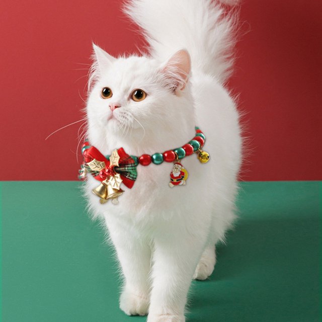 Festive Holiday Pet Collar for Cats Dogs Christmas Necklace Adjustable for Small Medium Large Safe and Durable Accessory