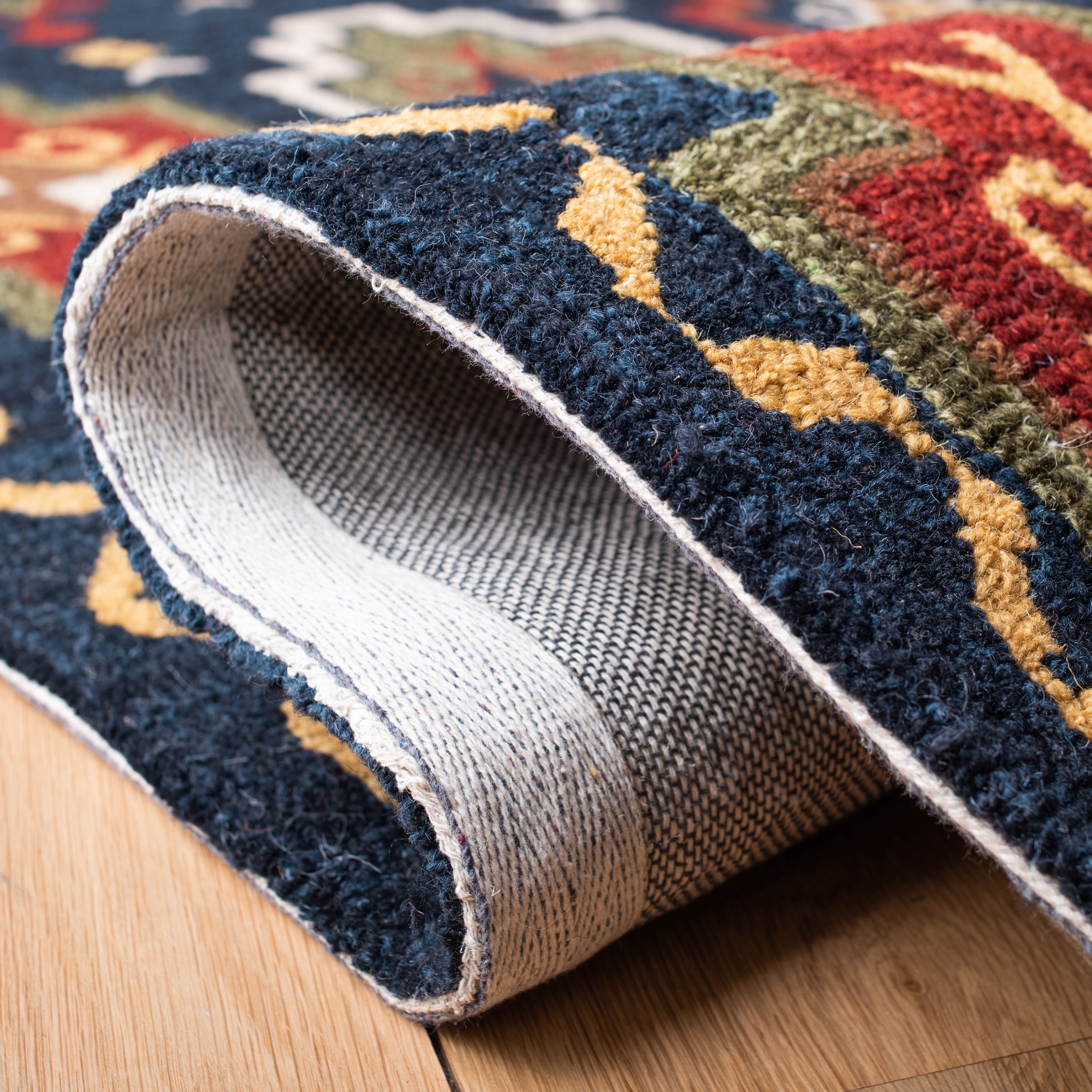 SAFAVIEH Heritage Damjana Tribal Wool Area Rug, Navy/Red, 4' x 6'