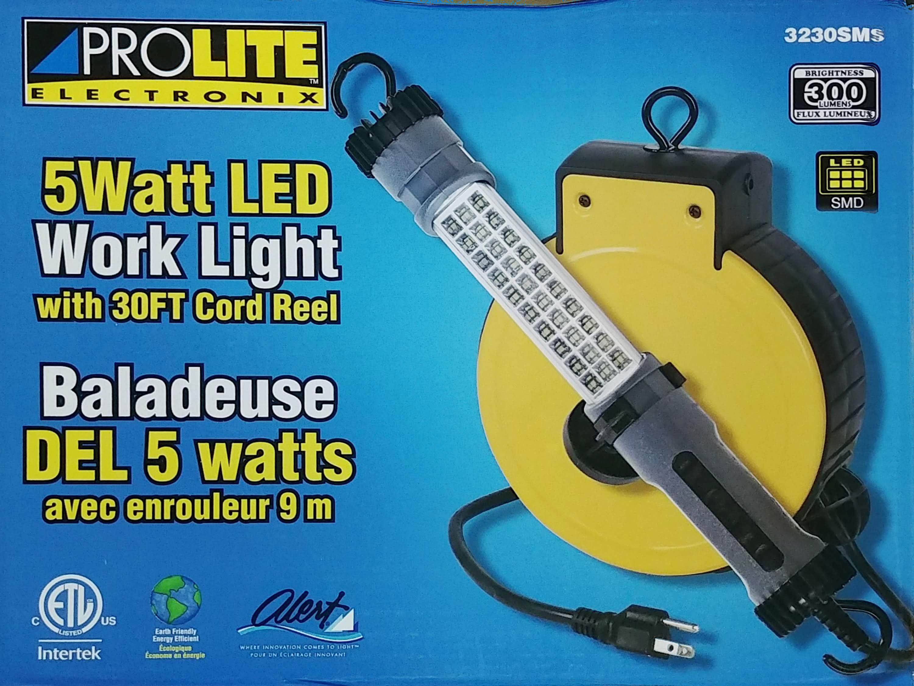 LED Retractable Reel Work Auto Shop Repair Light 300 Lumen Alert Stamping  3230SMS 