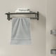 thumbnail image 4 of Toalla facial suave | Toalla de algodón absorbente y delicada para pieles sensibles y bebés | Toalla de baño de color liso | 34 x 74 cm | Opciones en azul, gris y rosa | Paquete de 1, 4 of 6