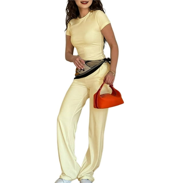 Conjunto de Dos Piezas para Mujer, Estilo Casual, Ideal para Estar en Casa. Incluye Top de Larga Ligeramente Corto y Pantalón de Pierna . Amarillo - Corto S