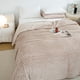 thumbnail image 4 of Sábana ajustable de felpa de invierno, sábana elástica para cama de matrimonio, colcha cálida, funda de colchón de color liso, protector de ropa de cama (sin funda de almohada), 4 of 5