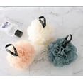 thumbnail image 2 of Esponja de baño Rawiri (50 g/ud.), bola de ducha de malla tipo puf, exfoliante corporal suave de carbón de bambú natural para una piel sedosa, limpieza completa, 5 colores pastel, 2 of 3