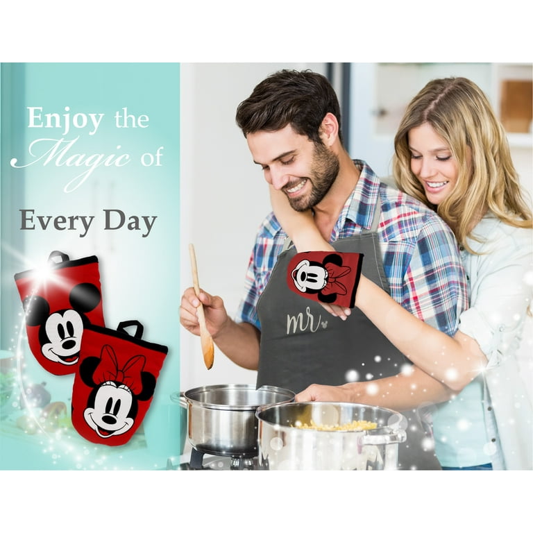 Disney Kitchen Cotton Mini Oven Mitts/Glove Set with Neoprene Insulation  for Easy Gripping While Cooking, Heat Resistant Kitchen Accessories, 5” x  6.5”, Mickey & Minnie Face, 2 Pack 