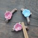 thumbnail image 4 of Soporte para palillos de cerámica de cereza de nieve de estilo japonés, soporte para cuchara de flor rosa, Juego de cuatro, 4 of 5