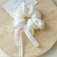 thumbnail image 2 of Corbatas para el cabello para mujeres – Juego de 3 piezas de coleteros para el cabello para niñas – Diseño de encaje blanco – Corbata para el cabello con soporte para cola de caballo de tela, 2 of 5