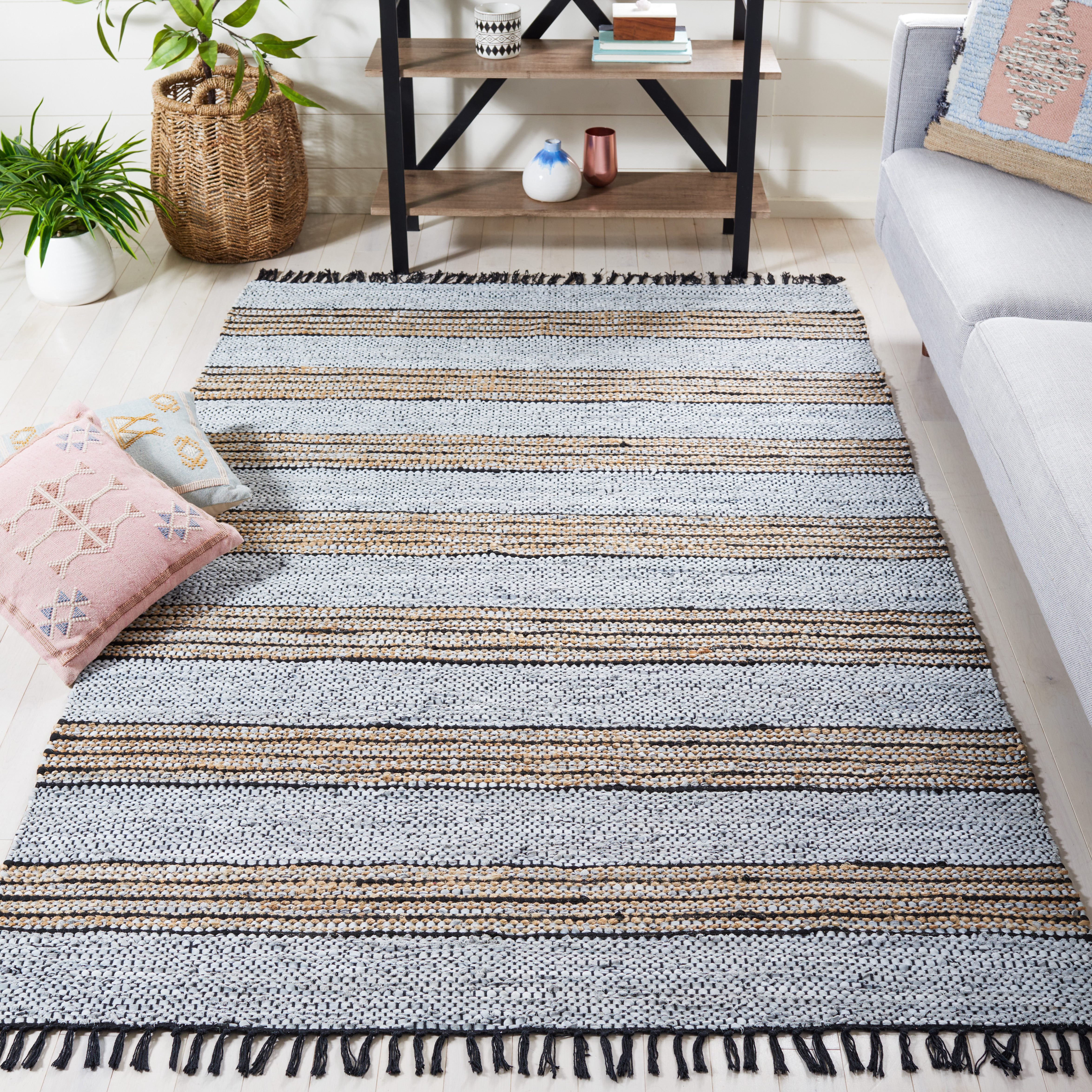 SAFAVIEH Vintage Leather Crawford Striped Area Rug, Silver/Natural, 4' x 6'