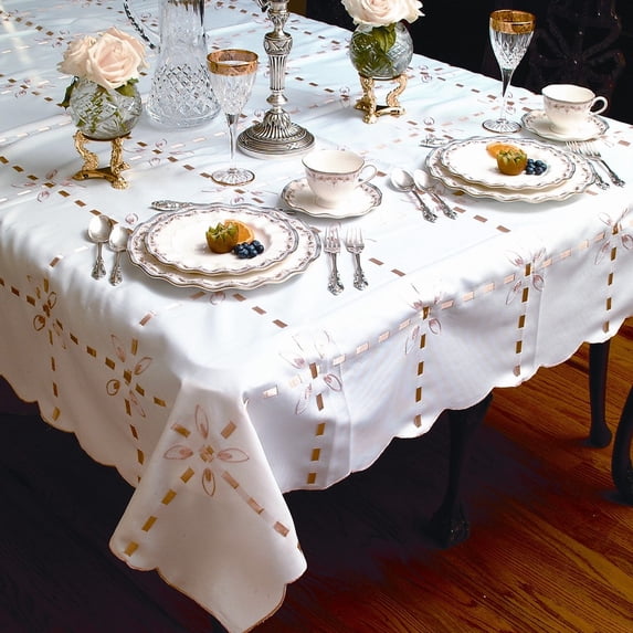 Crown With Ribbon Embroidered Tablecloths