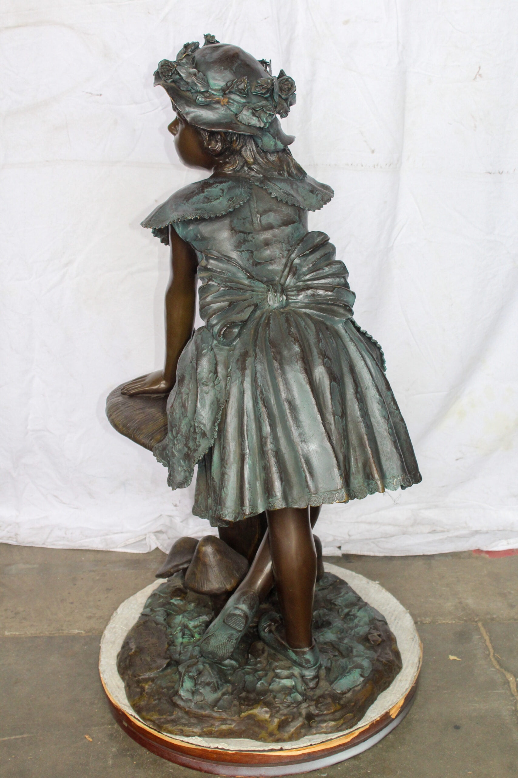 Nifao Elegant Girl Standing by a Frog on a Mushroom 31" x 20" x 43"H – Outdoor Bronze Fountain, Garden Water Feature, 31"L x 20"W x 43"H