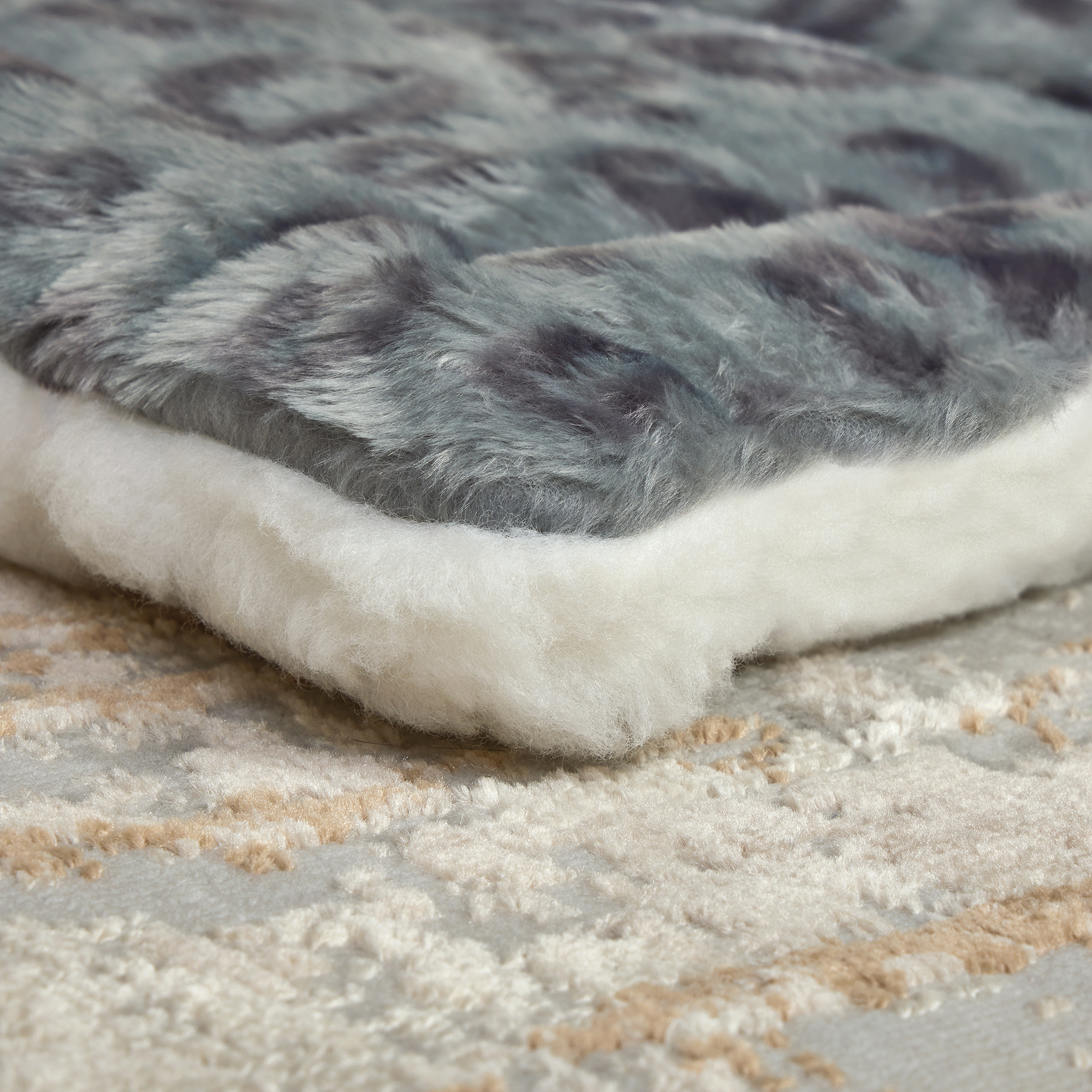 MidWest Homes for Pets Reversible Spotted Pet Bed photo 6