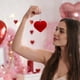 thumbnail image 5 of Adornos decorativos colgantes en forma de corazón | Colgante de bola con acabado rojo flocado de 4,5 cm | Paquete de 24 | Acento de corona de flores de fiesta | Amuleto de bolsa de regalo |, 5 of 6