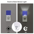 thumbnail image 3 of Balery Blue And White Polka Dot Luz Nocturna LED con Sensor Automático, Enchufe con Sensor Crepuscular, Luz Suave de 0.5W para Dormitorio, Pasillo, Baño-UK, 3 of 7