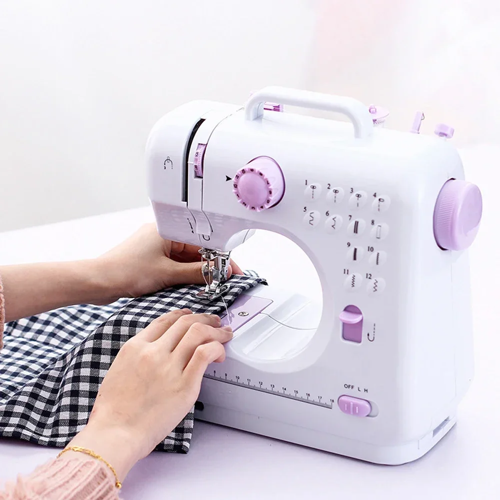 Portable Sewing Machine for Beginners, Mini Electric Sewing Machine with 12 Stitches, Presser Foot & Pedal – For Household Crafting, Mending & Overlock, Easy to Use