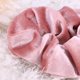 thumbnail image 4 of unbranded 5Ud Scrunchies De Multicolor Elásticas Para Cómodas Y Resistentes, 4 of 5