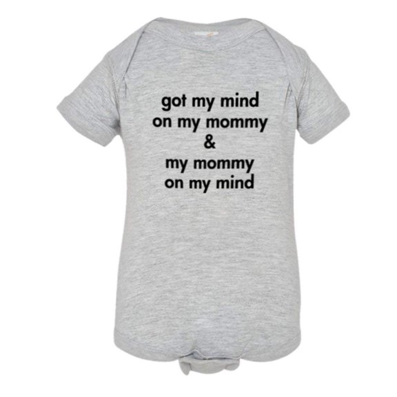 PleaseMeTees™ Baby Got My Mind On My Mommy I Love Dad Parents HQ Jumper