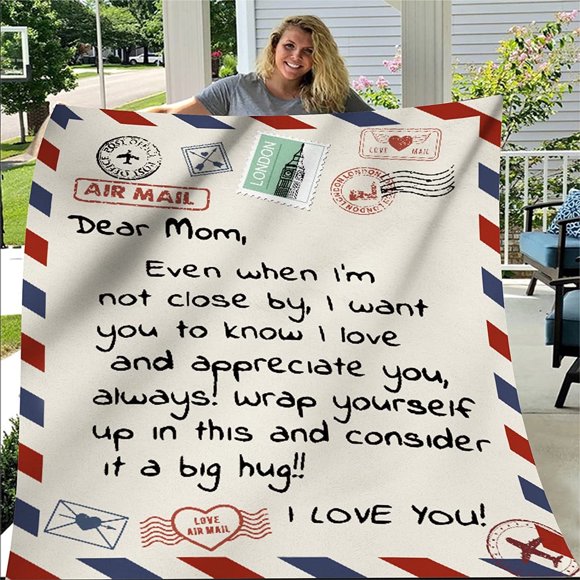 Couverture Cadeau pour Ma Mère de la Part de Fille Fils Je t'Aime Maman Chérie Lettre Imprimée Couverture Jetée pour Noël Anniversaire Fête des Mères Couverture en Flanelle Douce (Dear Mom-60x80 Po)