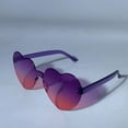 thumbnail image 1 of Gafas de sol transparentes de gelatina de color love para hombres y mujeres, gafas de sol con forma de corazón de melocotón, gafas de sol con forma de corazón, 1 of 6