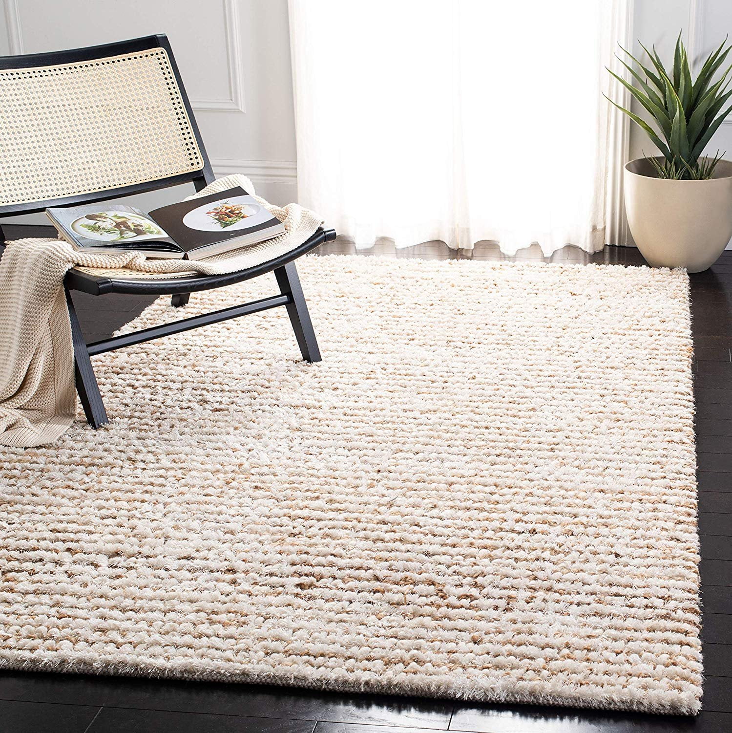 Safavieh Aspen Shag Collection SG640A Handmade White and Beige Wool
