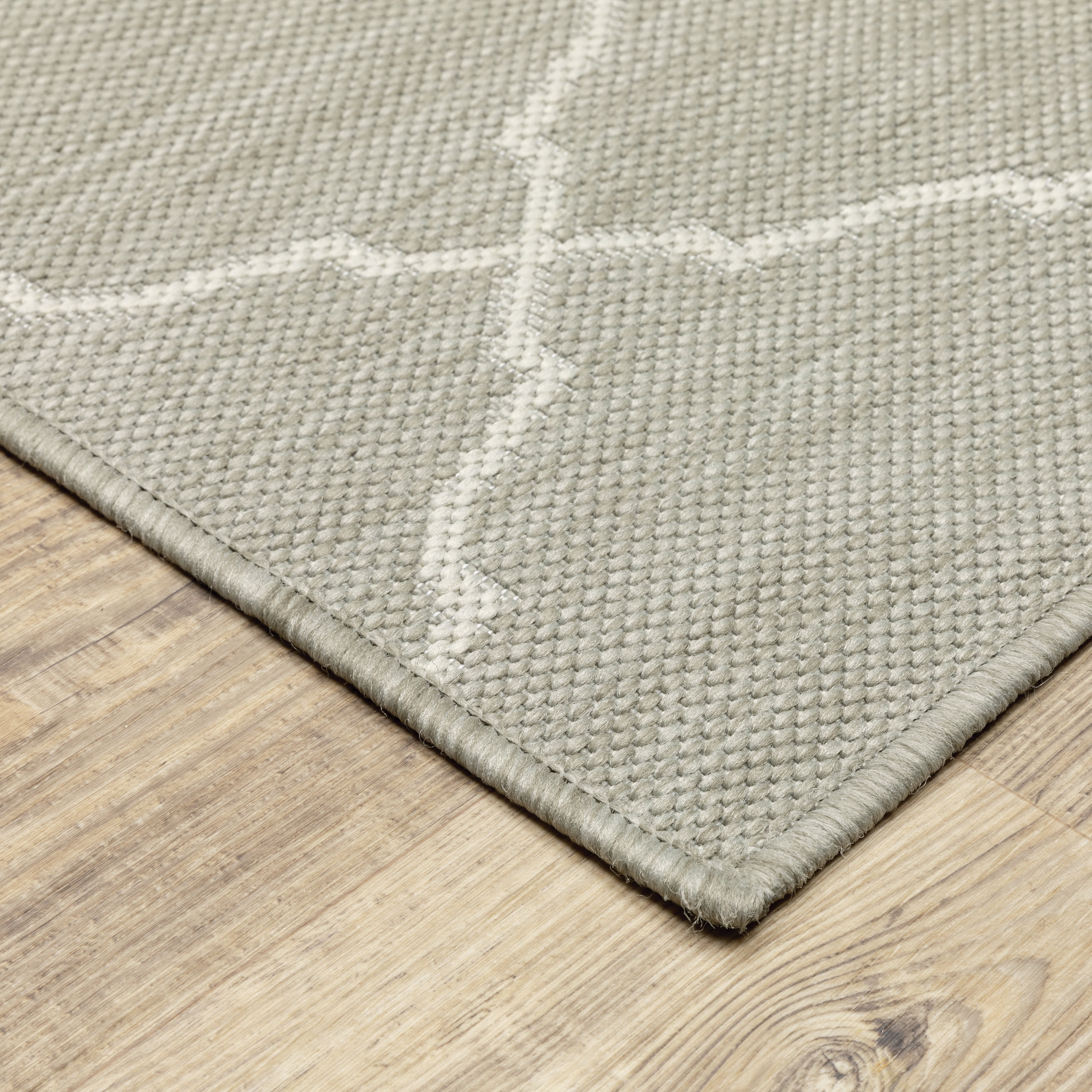Avalon Home 6' x 9' Gray and Taupe Geometric and Trellis Outdoor Rug