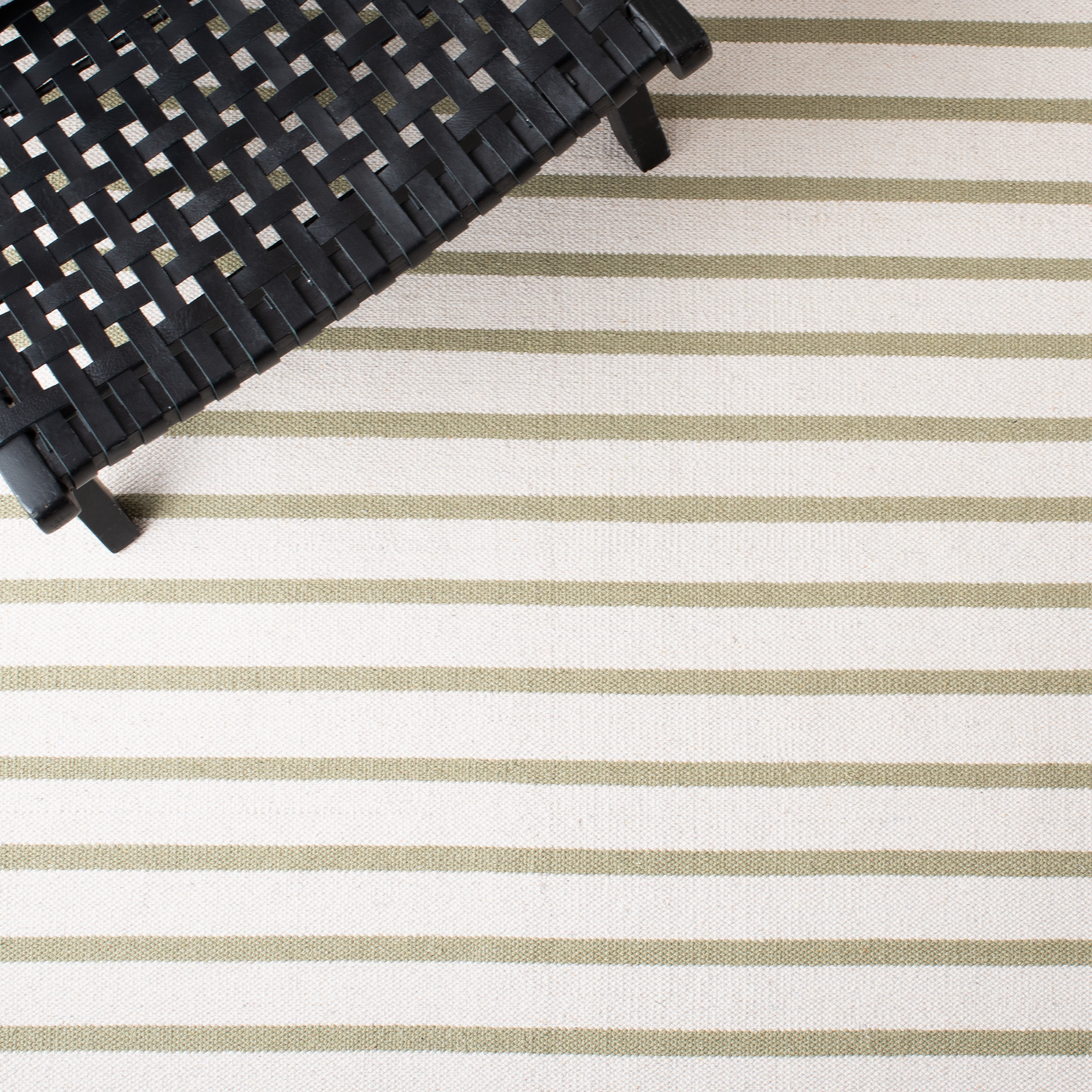 SAFAVIEH Montauk Amadine Striped Cotton Area Rug, Ivory/Light Green, 9' x 12'
