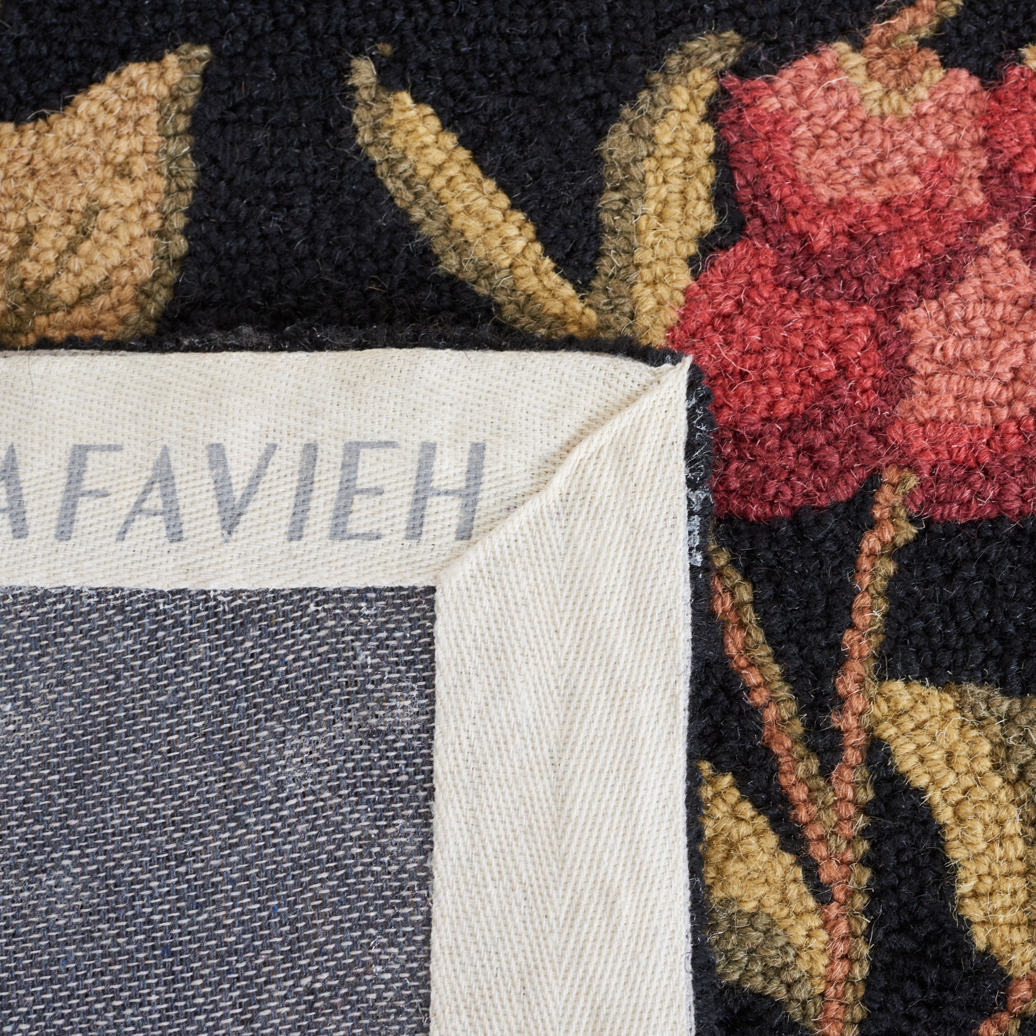 Safavieh Chelsea Dania Bordered Runner Rug, Black, 2'6" x 6'