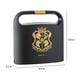 thumbnail image 3 of Sandwichera Dual Warner Brothers Negro Dorado con Imprints Hogwarts Crest y Vasos Harry Potter, 3 of 9