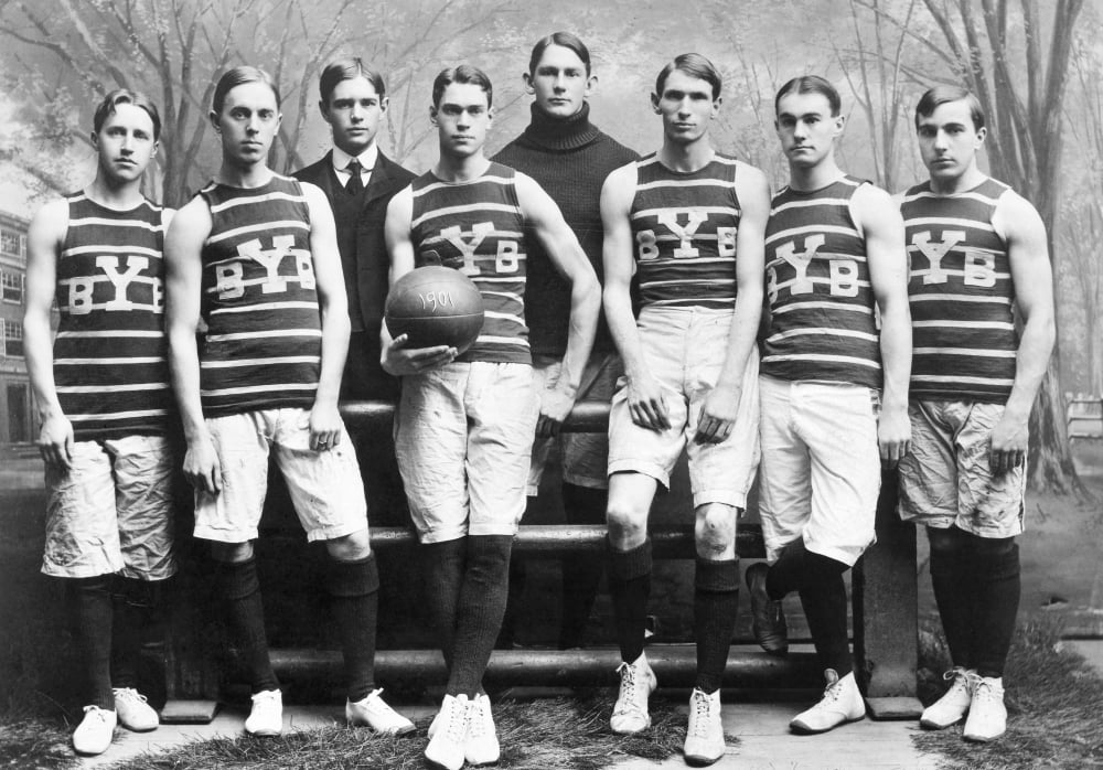 Yale Basketball Team, 1901. /Nthe Yale University Basketball Team, 1901