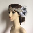 thumbnail image 4 of Diadema de charnela Macarena de pelo con decoración de imitación de diamante color beige blanco, 4 of 8