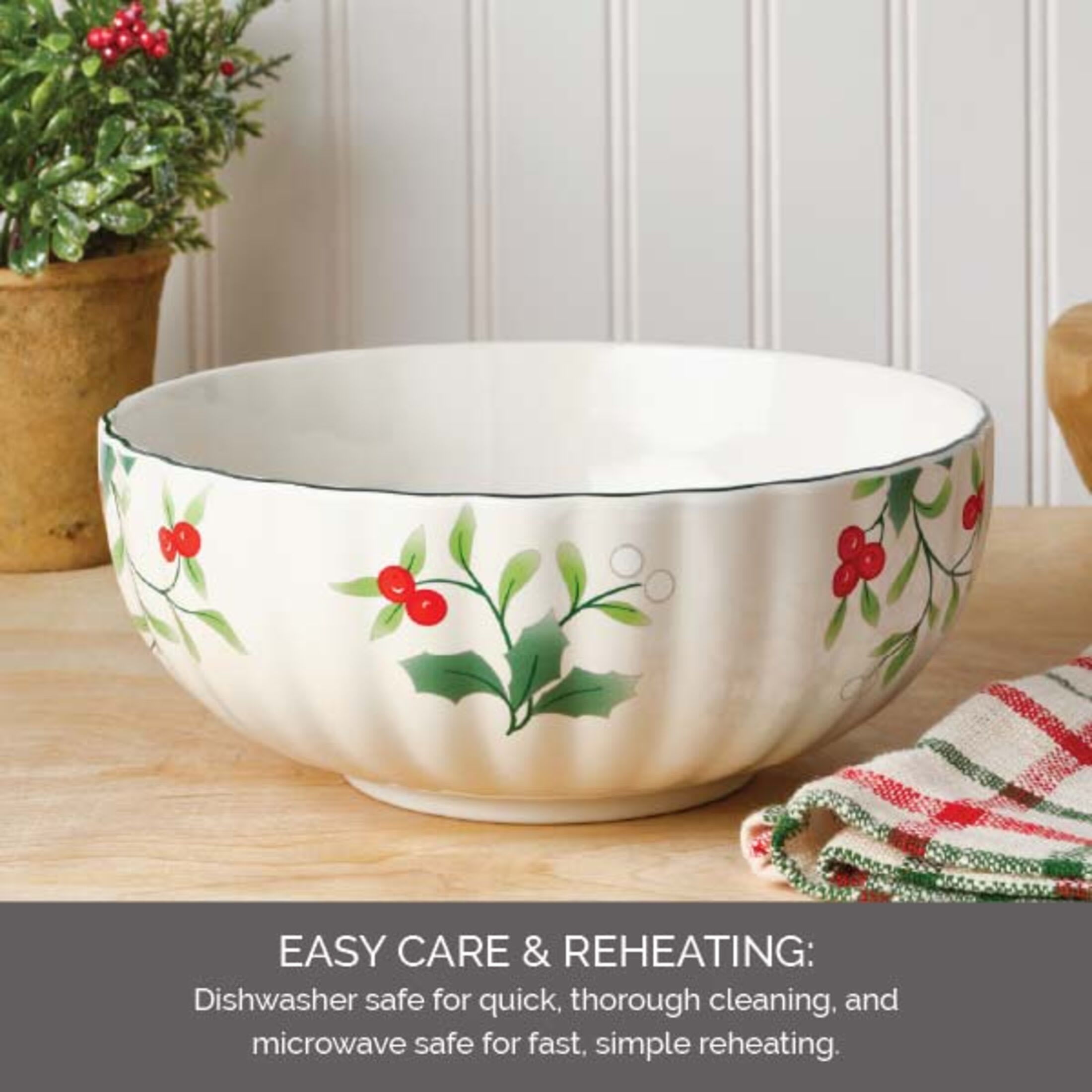 Pfaltzgraff Winterberry Stoneware 9 in Scalloped Serving Bowl